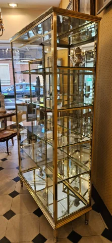 SIEGEL: Large brass and bronze display cabinet. Circa 1900. — Excellent condition