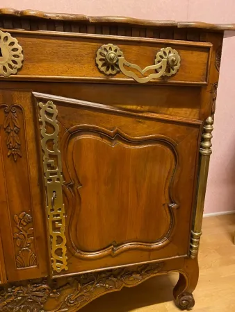 Bahut provençal en noyer, XVIII siècle, parfait état