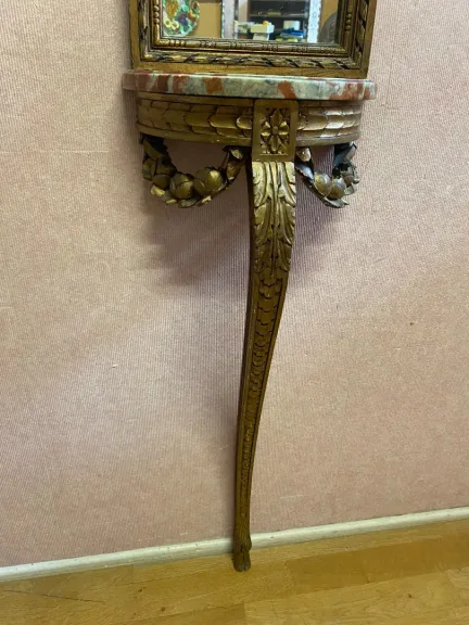 Console et miroir en bois doré de style Louis XVI