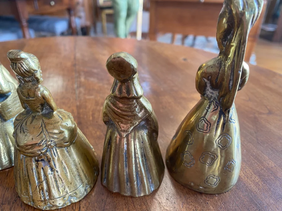 Collection de clochettes en bronze