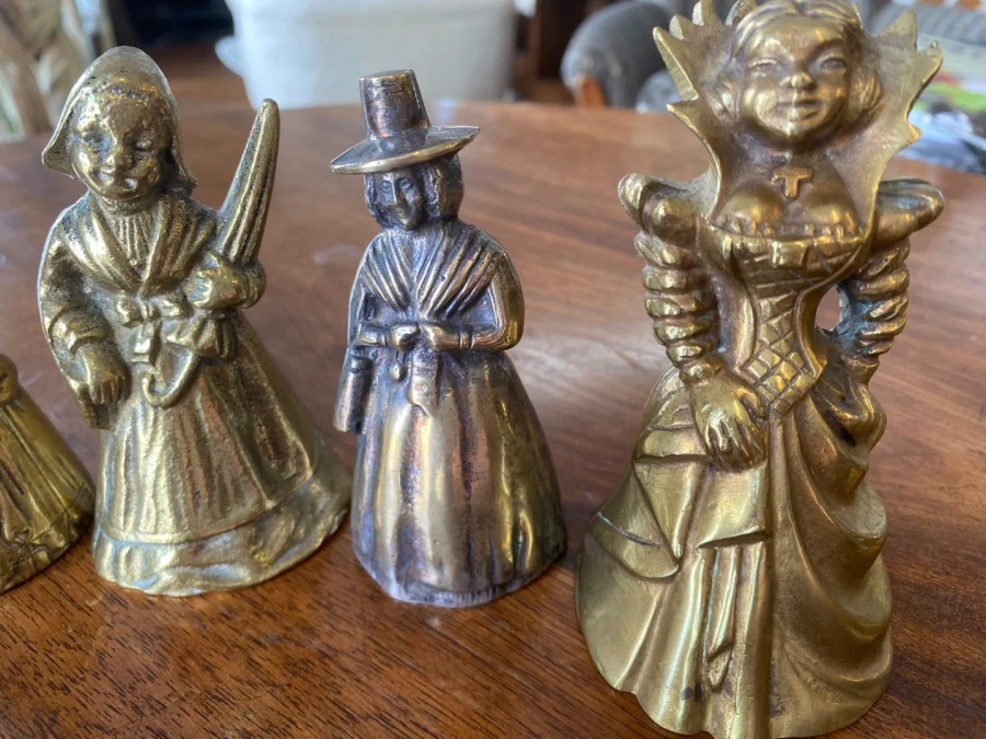 Collection de clochettes en bronze
