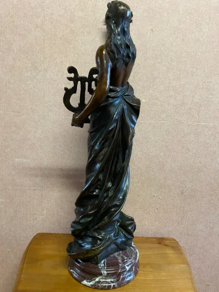 BRONZESKULPTUR signiert MAVAU