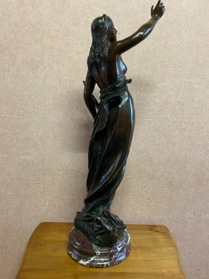BRONZESKULPTUR signiert MAVAU