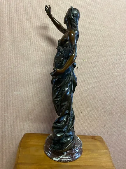 BRONZESKULPTUR signiert MAVAU