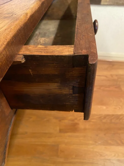Table pouvant faire console en noyer