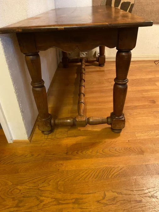 Table pouvant faire console en noyer