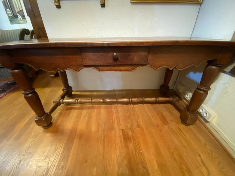 Table pouvant faire console en noyer