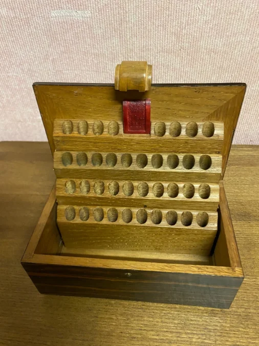 Coffret à cigarettes en chêne 1950