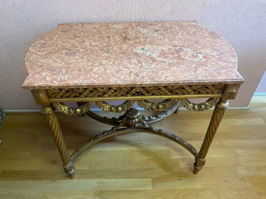 Table de milieu Louis XVI,en bois doré