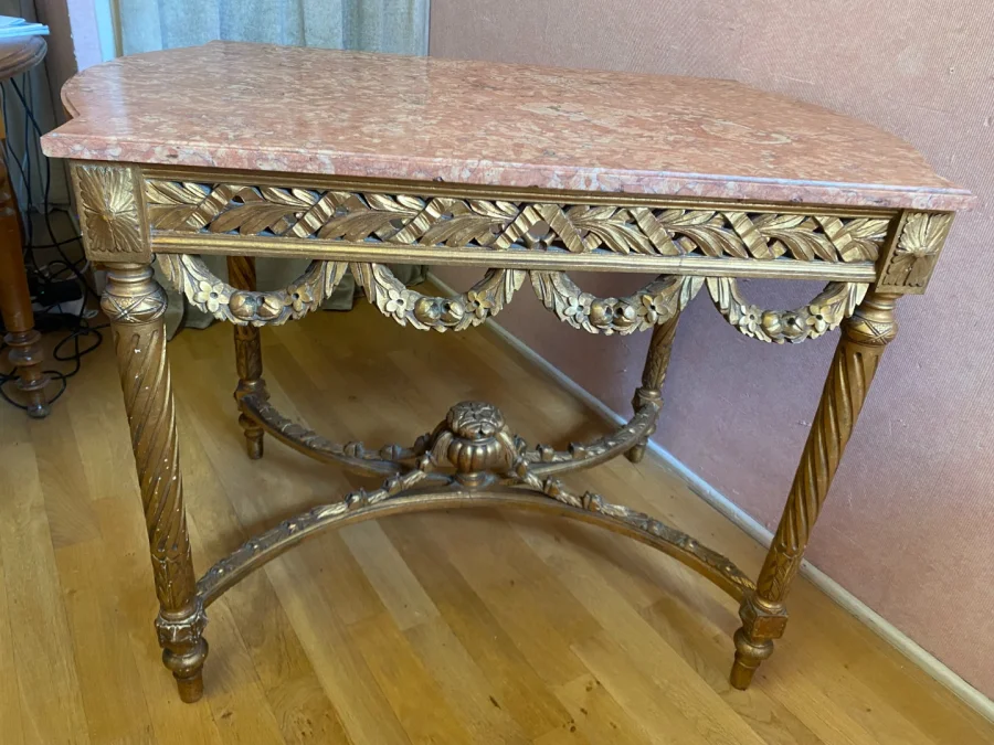 Table de milieu Louis XVI,en bois doré