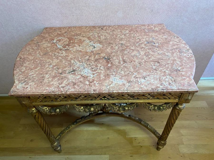 Table de milieu Louis XVI,en bois doré