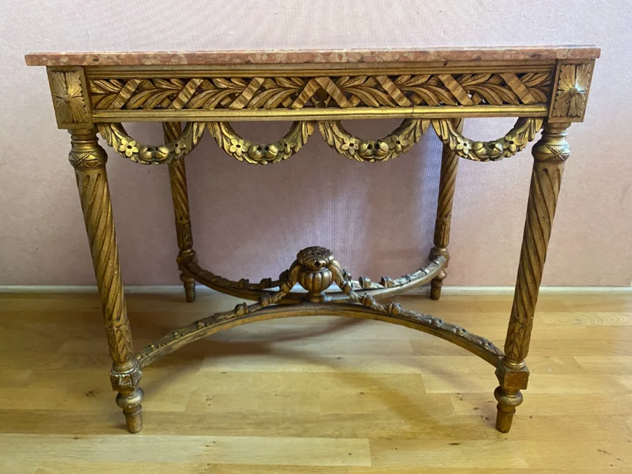 Table de milieu Louis XVI,en bois doré