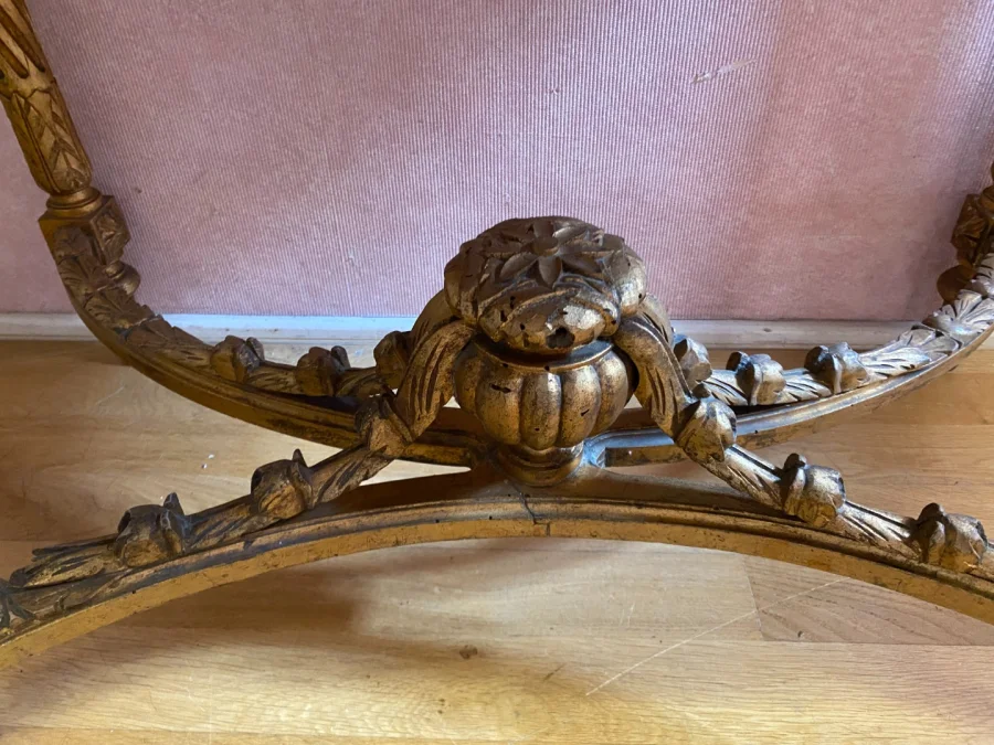 Table de milieu Louis XVI,en bois doré