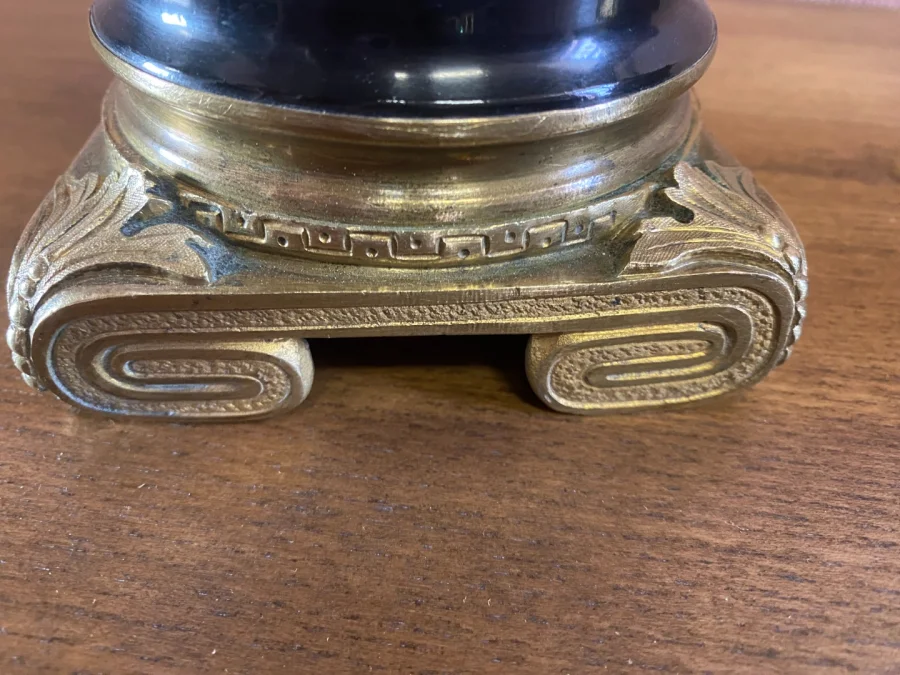 Paire de lampes à pétrole en porcelaine