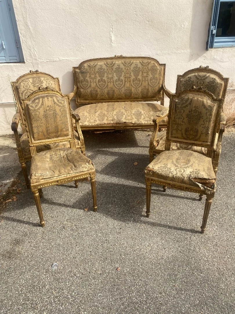 WOHNZIMMERGRUPPE IM LOUIS XVI-STIL