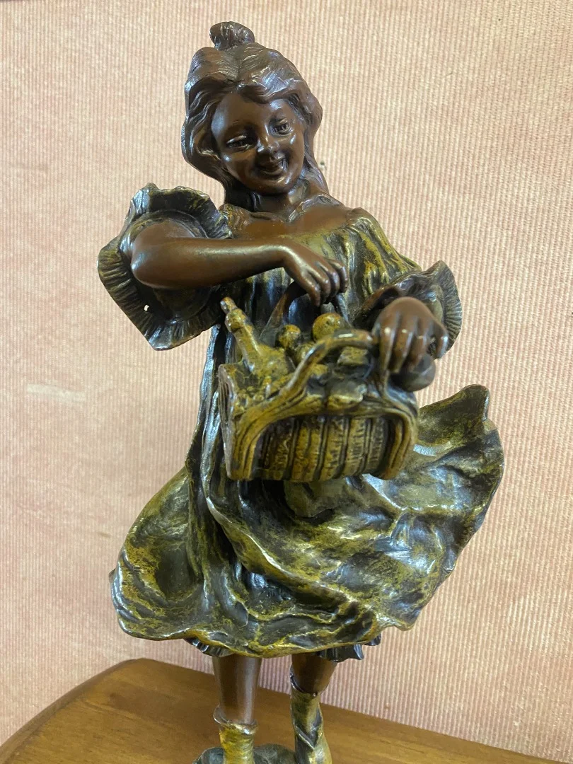SPELTERSTANDBEELD van FLORA