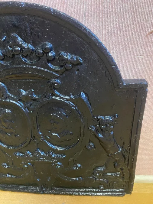 plaque de cheminée en fonte