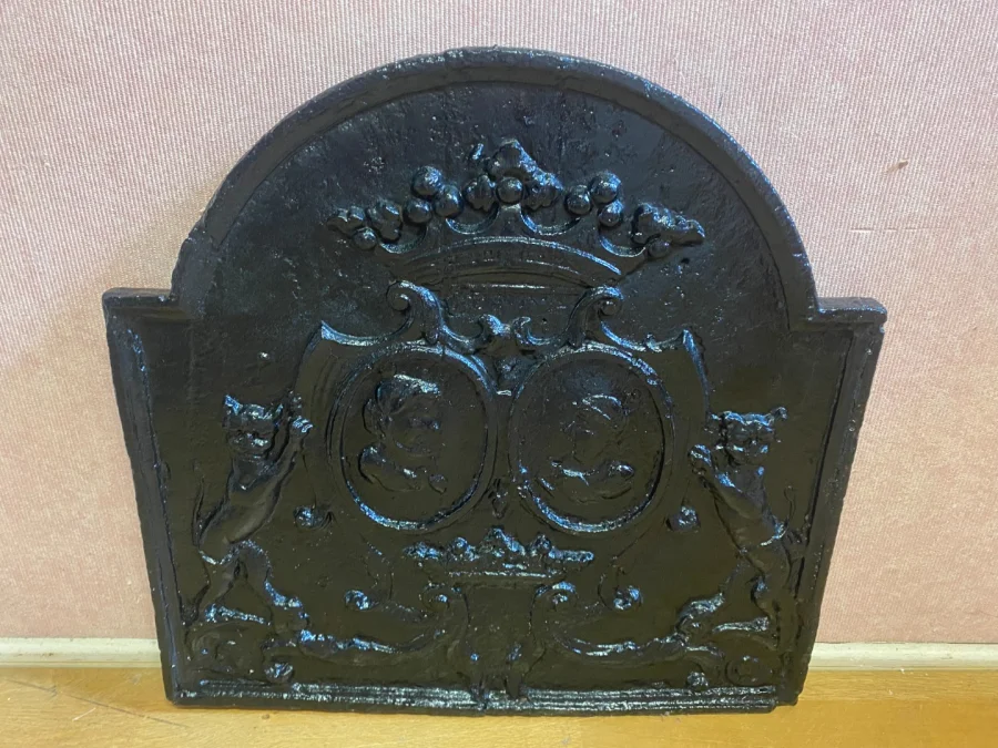 plaque de cheminée en fonte
