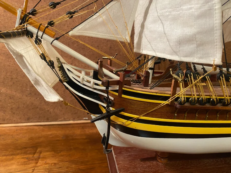 Maquette de célèbre voilier "Le Bounty"