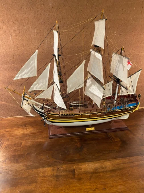 Maquette de célèbre voilier "Le Bounty"