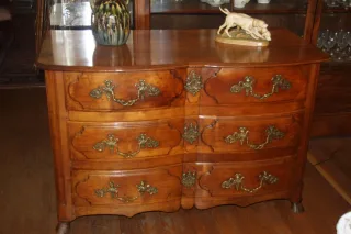 Kommode aus der französischen Regency-Zeit