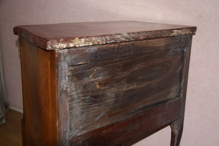 Commode d'époque transition Louis XV- Louis XVI