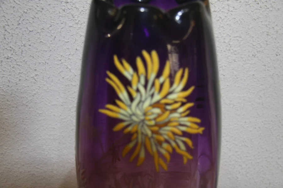レグラ様式の花瓶