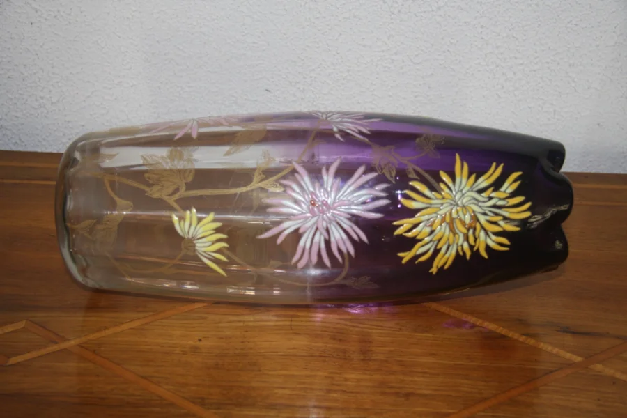 レグラ様式の花瓶
