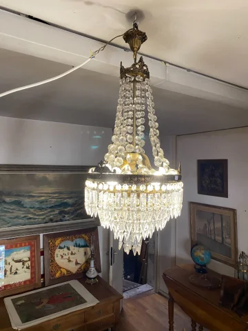 Montgolfière chandelier with glass drops. — Excellent condition