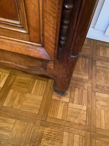 Armadio bressano in perfetto stato. — Eccellente stato
