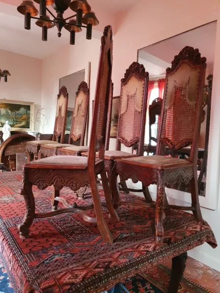 Série  de 6 chaises d'apparat