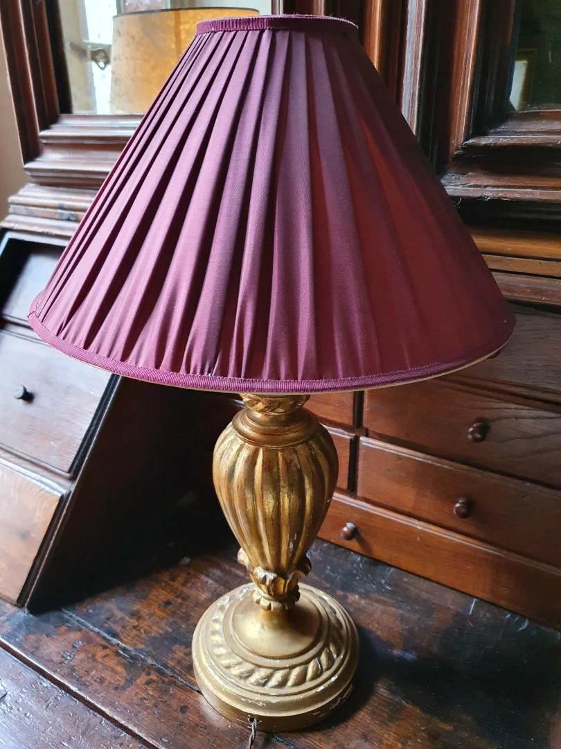 Lampe en bois doré