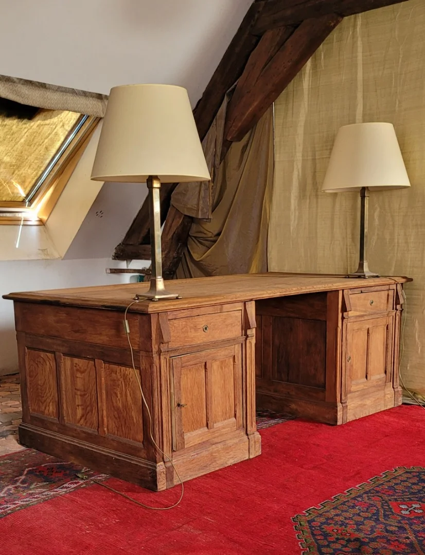 PARTNER'S DESK