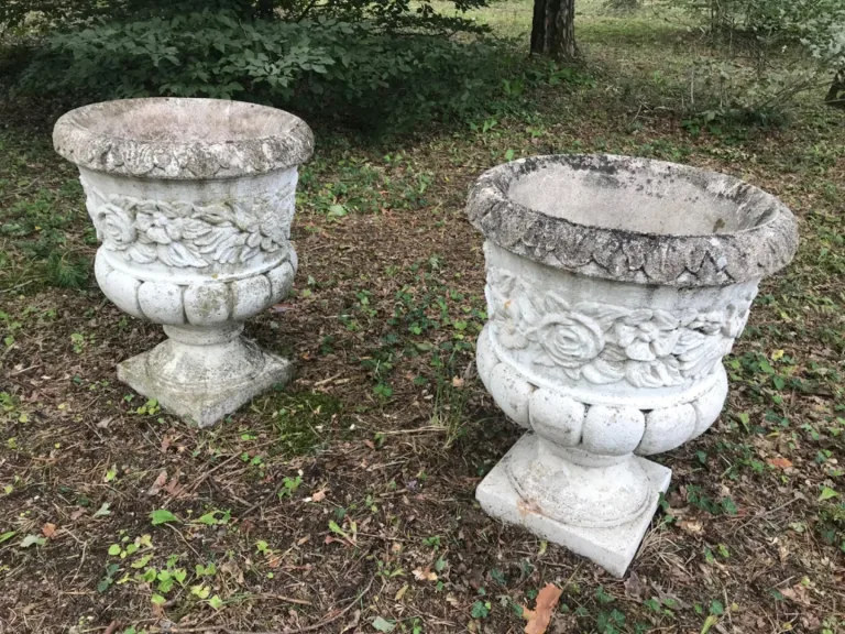 Paire de vases Médicis