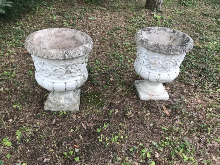 Paire de vases Médicis