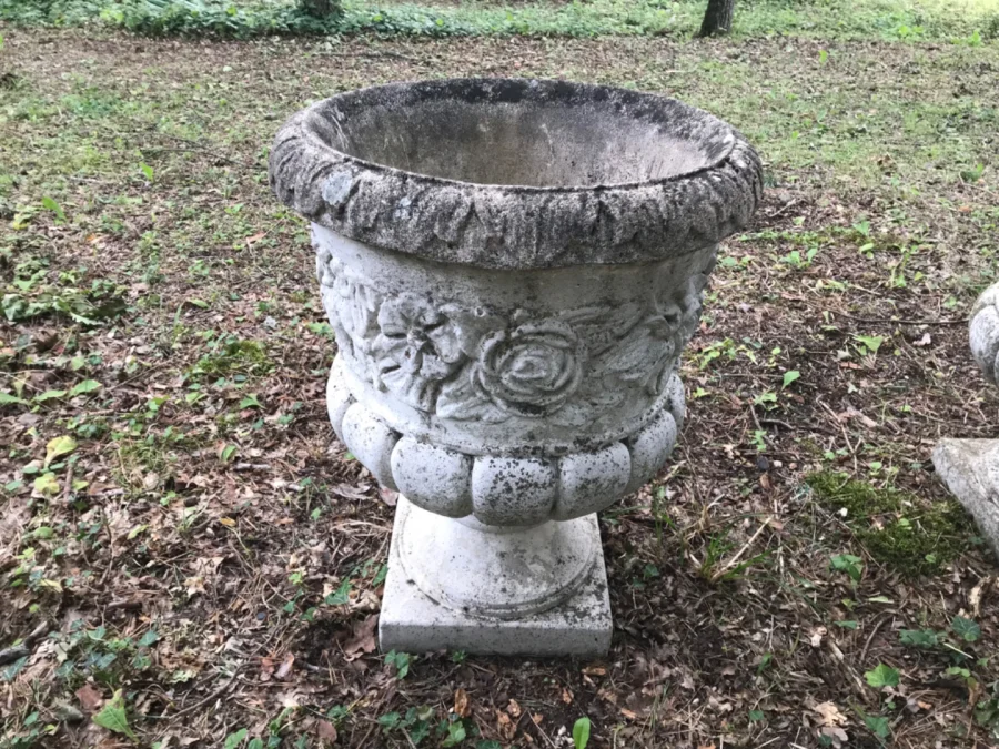 Paire de vases Médicis
