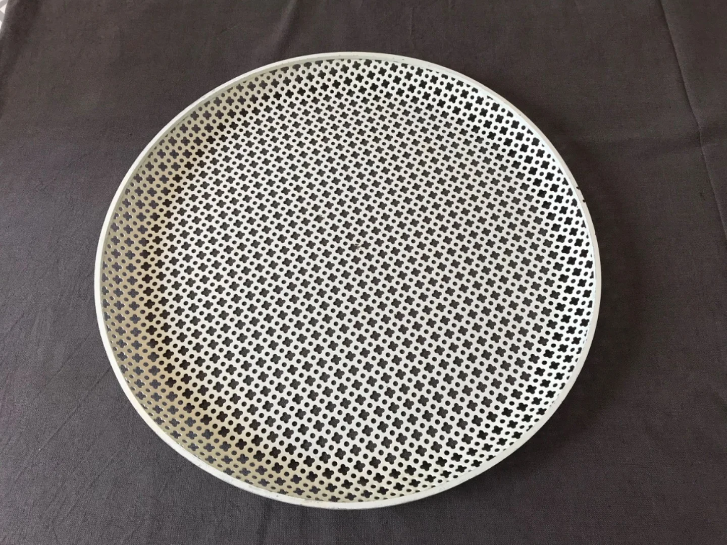 TIN TRAY by Matheu MATEGOT