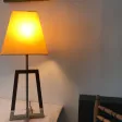 Lampe de salon élégante, sobre, design.