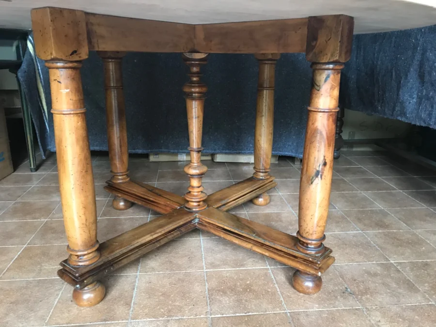 Table ronde à plateau de marbre