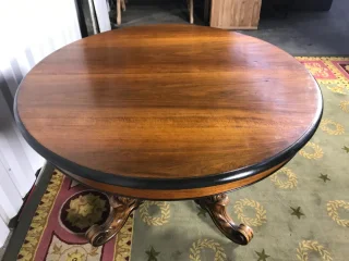 Table à manger ovale époque Napoleon III pied central
