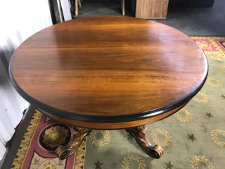 Table à manger ovale époque Napoleon III pied central