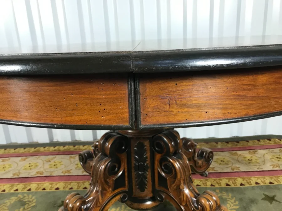 Table à manger ovale époque Napoleon III pied central