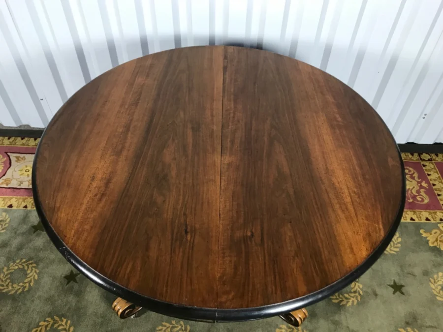 Table à manger ovale époque Napoleon III pied central