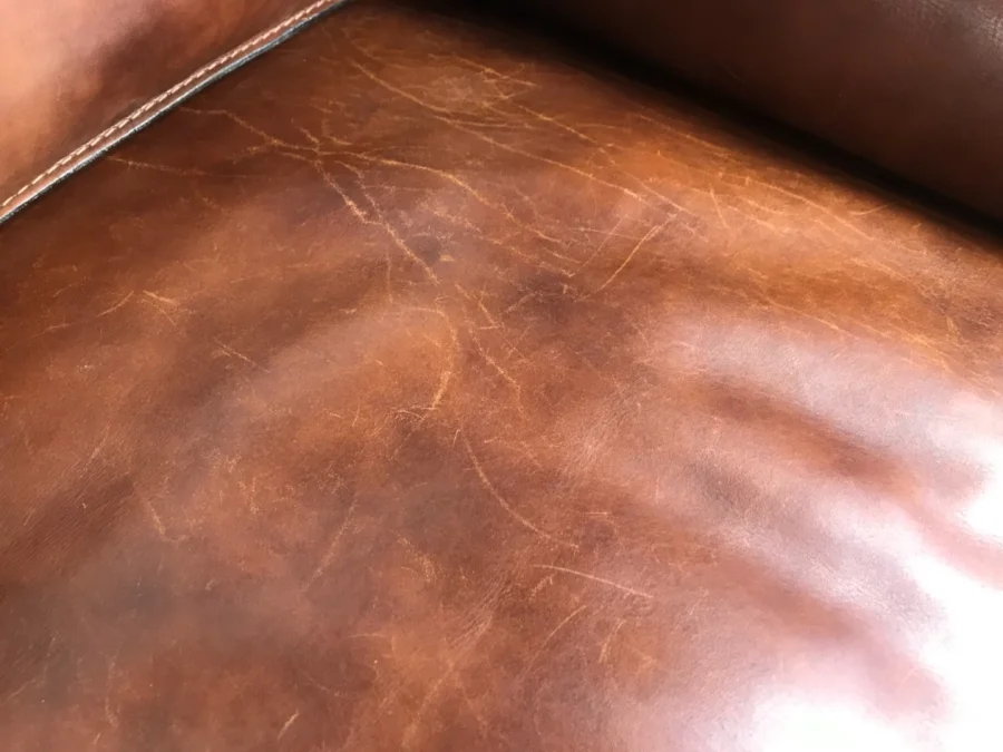 VINTAGE SETTEE