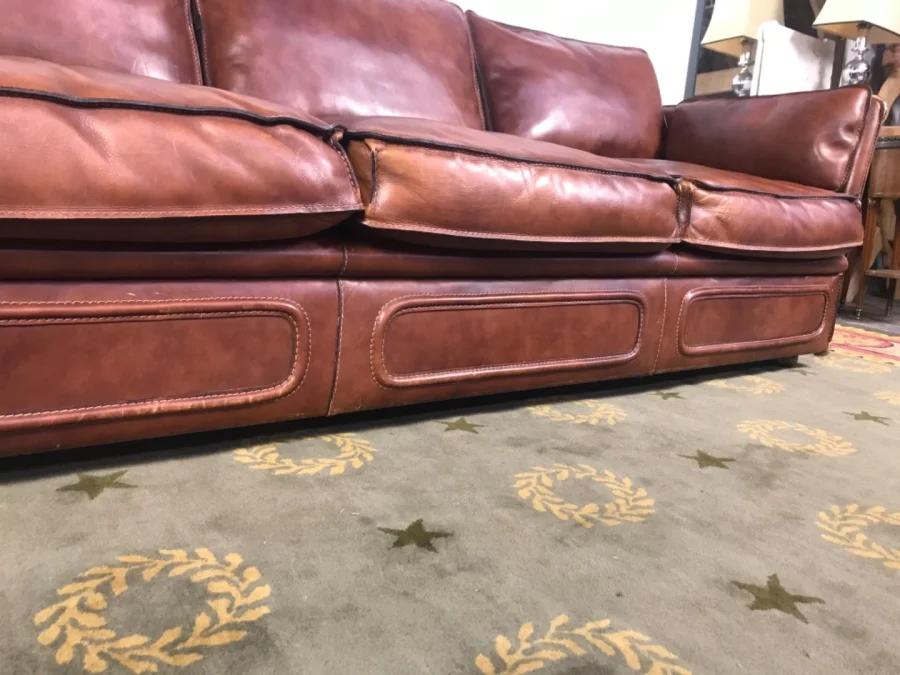 VINTAGE SETTEE