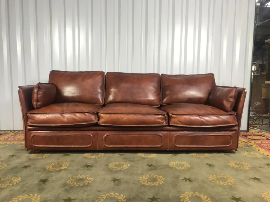 VINTAGE SETTEE