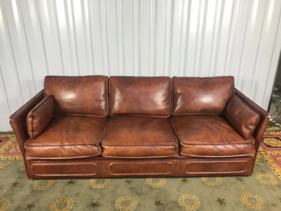VINTAGE SETTEE