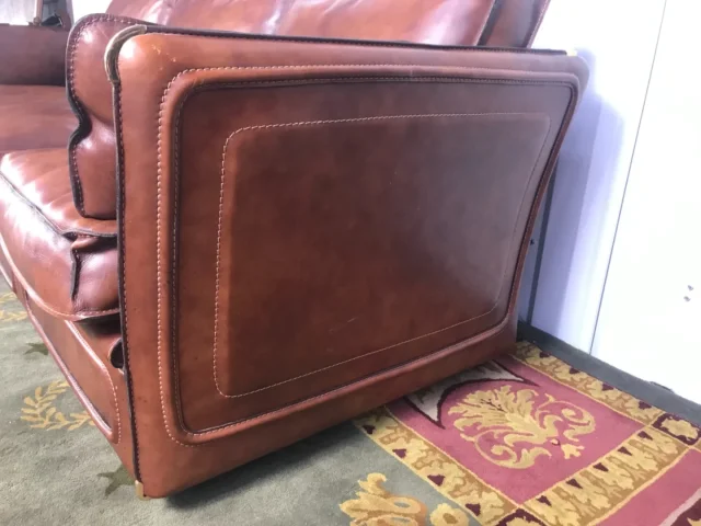 VINTAGE SETTEE