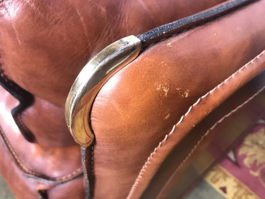 VINTAGE SETTEE