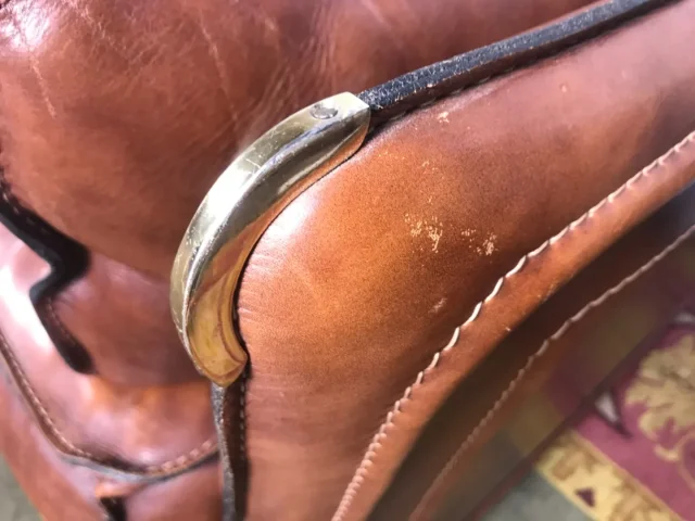 VINTAGE SETTEE